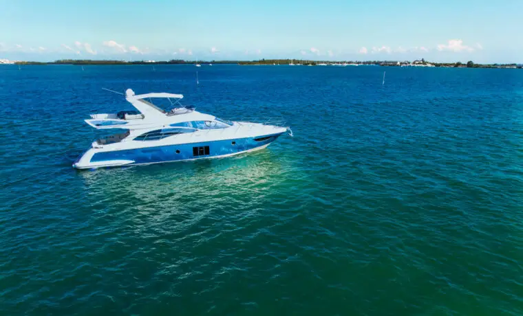 60' Azimut Flybridge Supreme - $3,500