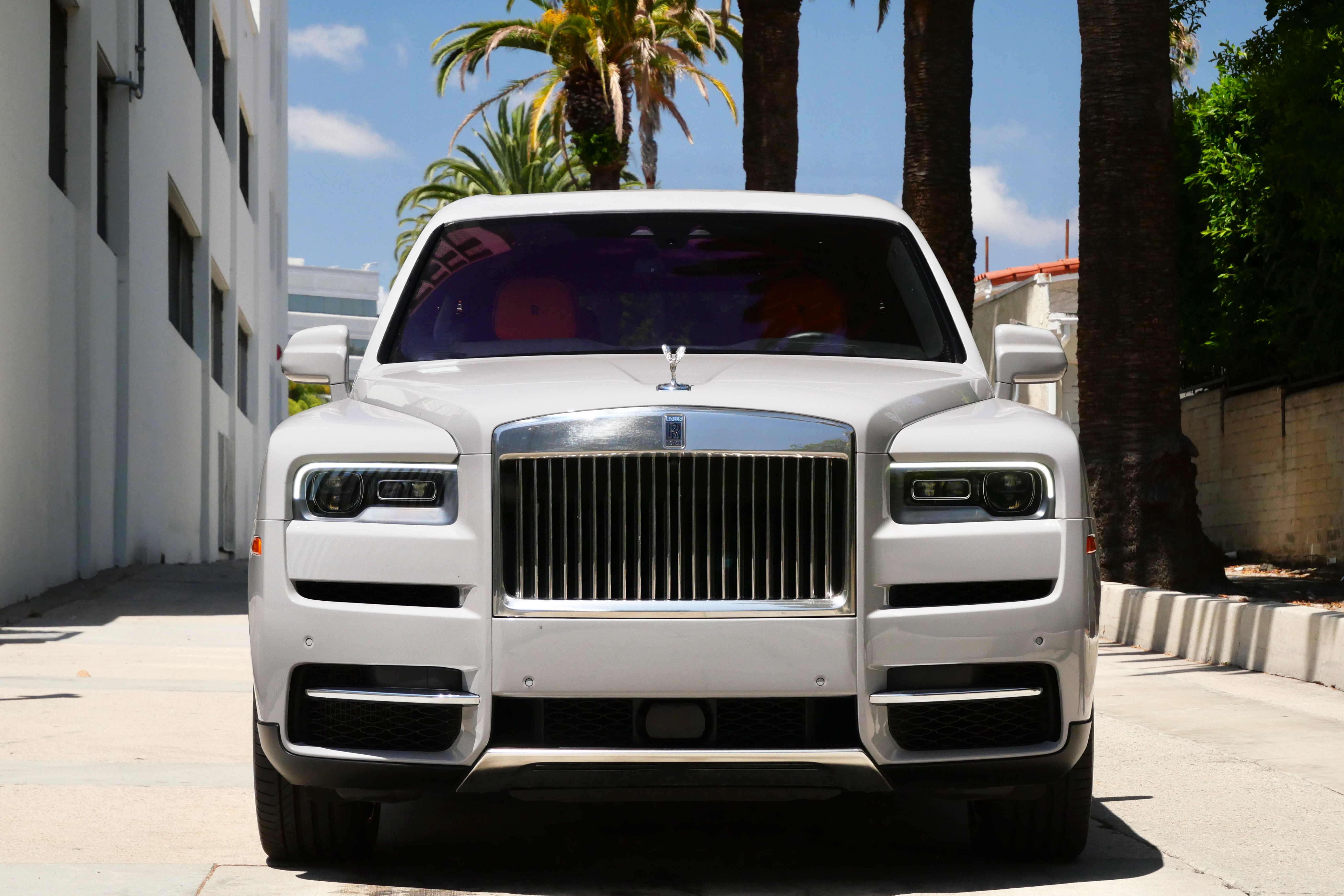 Rolls-Royce Cullinan – White on Mandarin