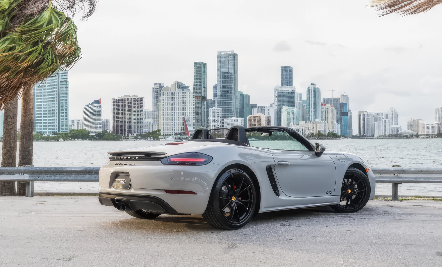 Porsche 718 Boxster GTS – Kreide (Chalk) on Black