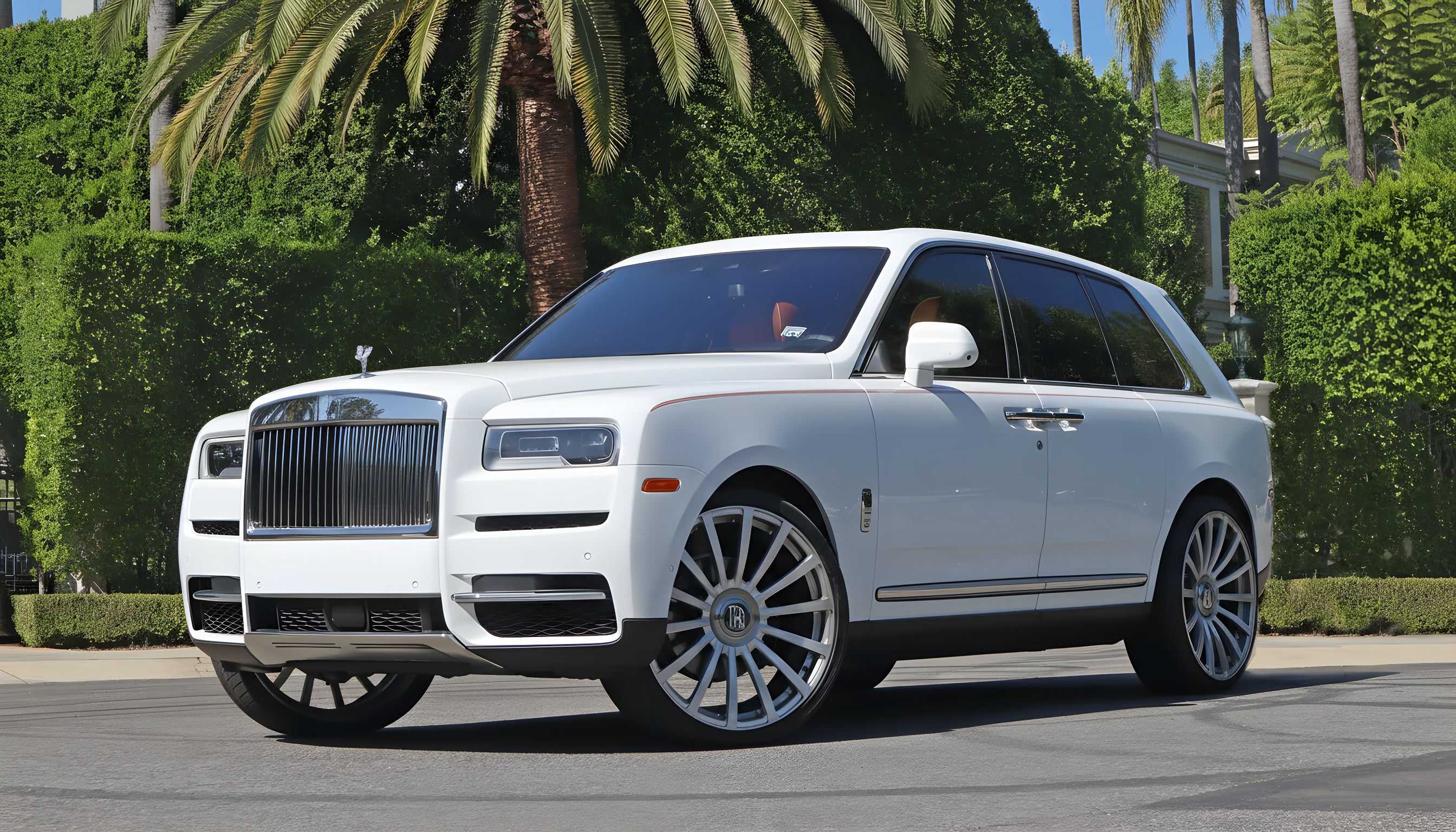 Rolls Royce Cullinan - Arctic White on Mandarin & Seashell