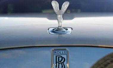 Rolls-Royce Wraith – White on Baby Blue