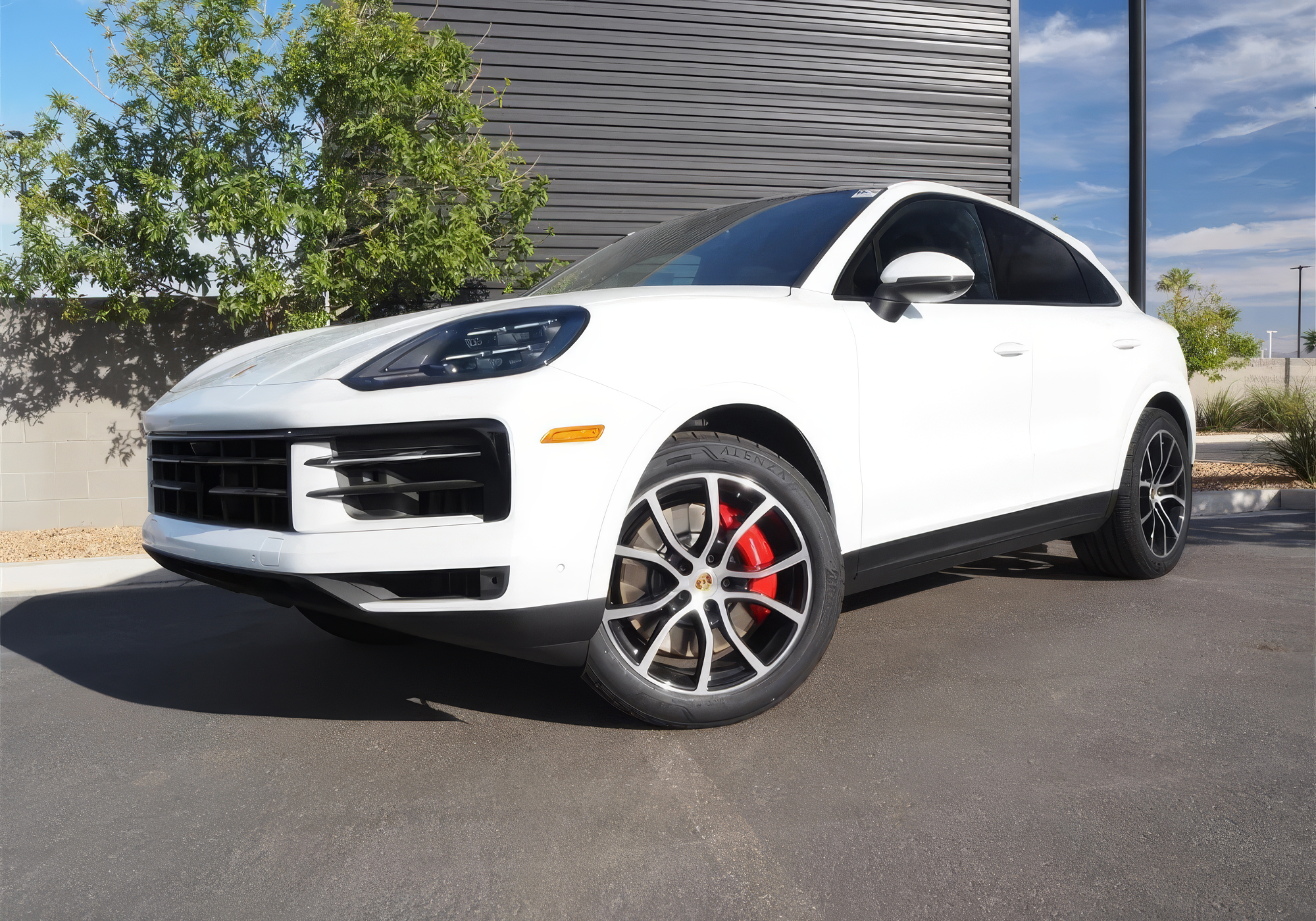 Porsche Cayenne - Carrara White Metallic on Black