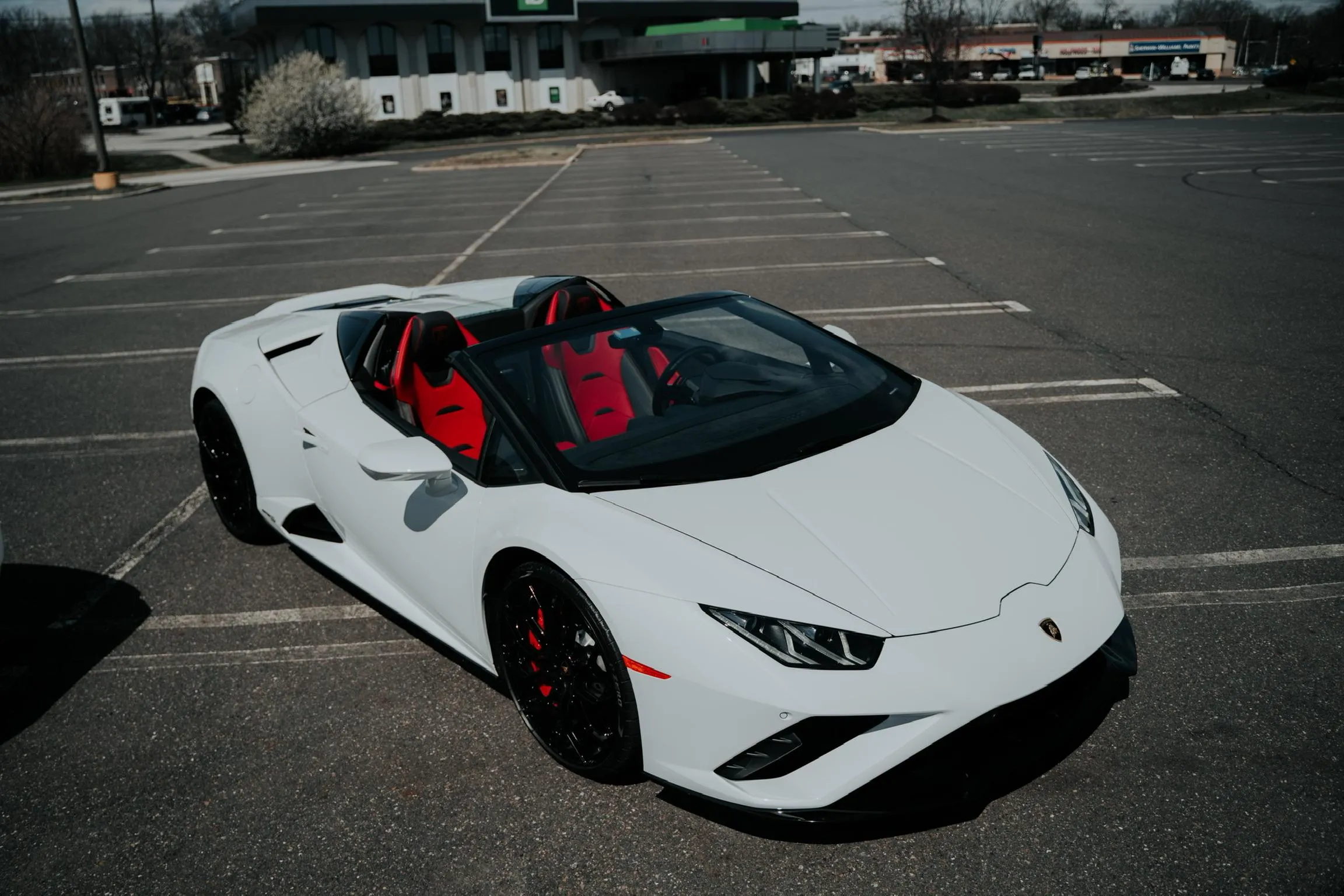 Lamborghini Huracan EVO Spyder - Bianco Monocerus on Nero & Rosso (Solid White on Black & Red)