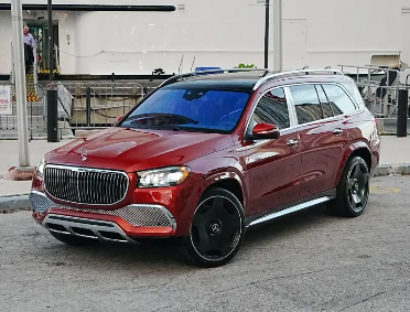 Maybach GLS 600 – Red on Blue