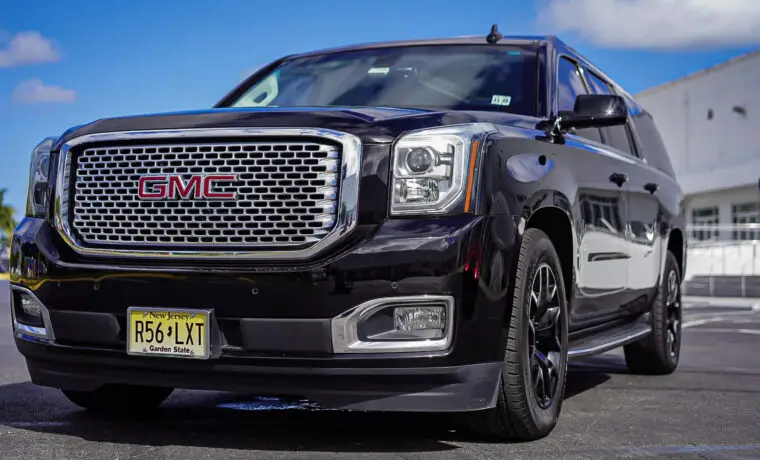 GMC Yukon XL Custom – Black on White