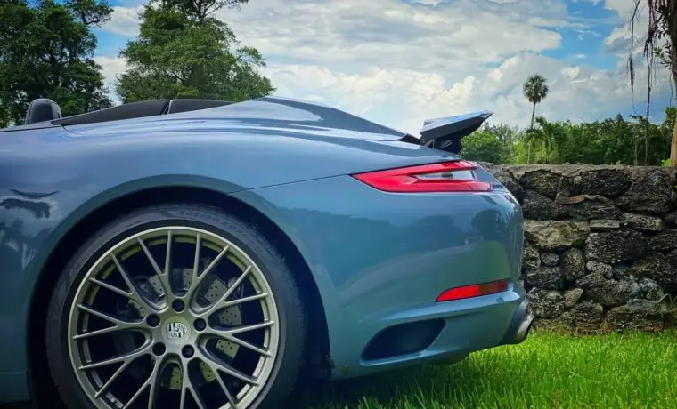 Porsche 911 Carrera Cabriolet – Gray on Black