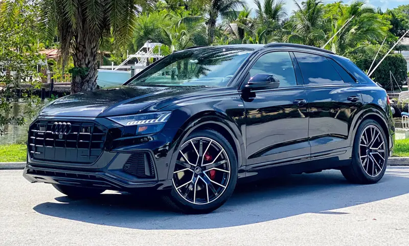Audi Q8 S Line – Black on Black