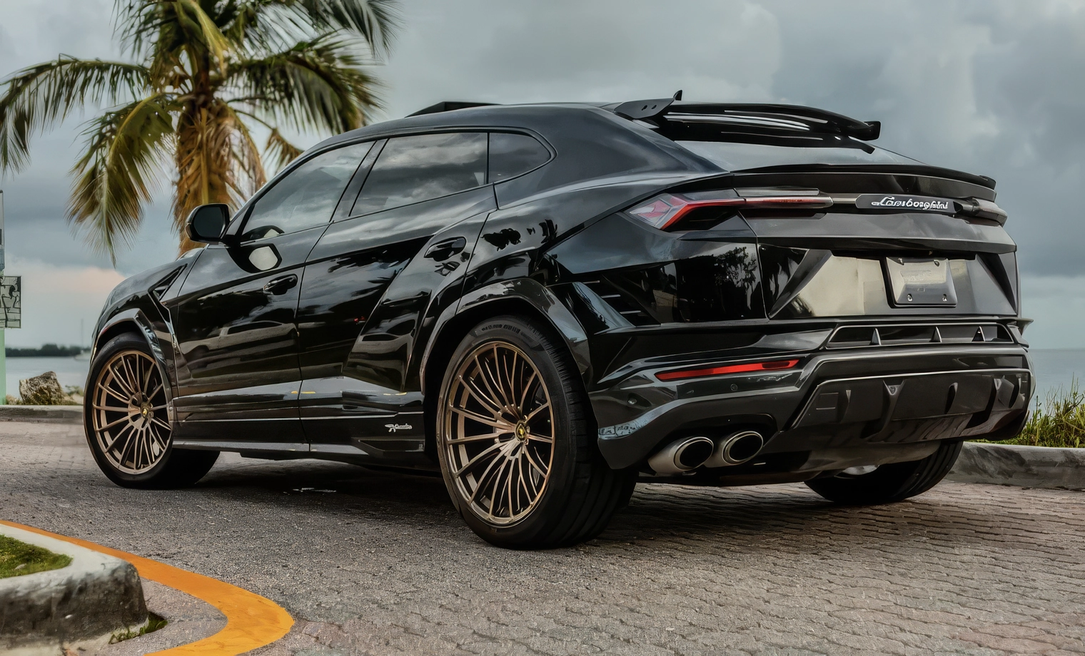 Lamborghini Urus Performante — Nero Noctis on Nero & Rosso (Gloss Black on Black & Red)