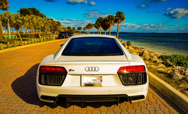 Audi R8 – White on Black
