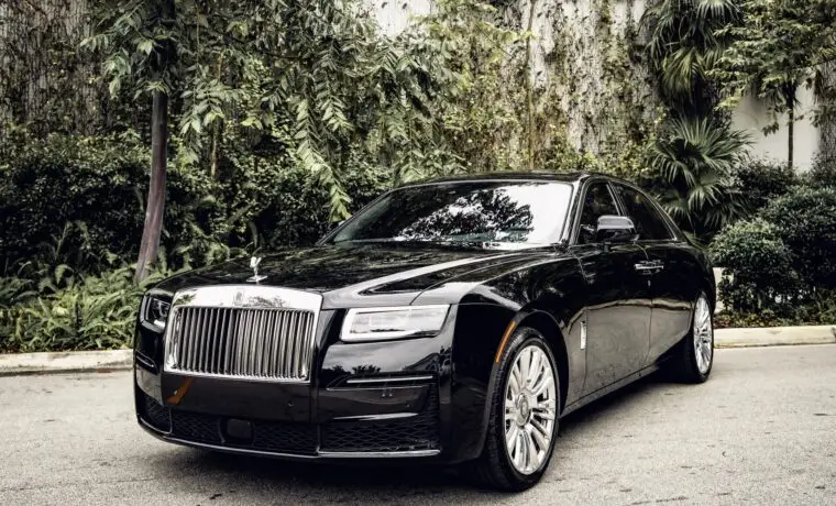 Rolls-Royce Ghost Series II – Black on Red