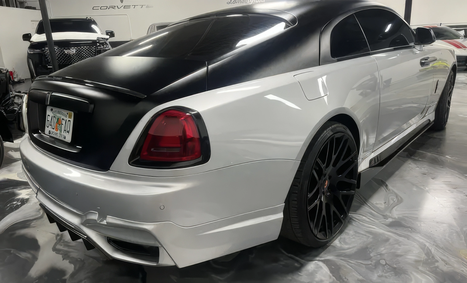 Rolls-Royce Wraith – Arctic White over Satin Black on Black