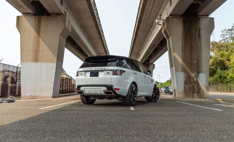Range Rover Sport – White on Red