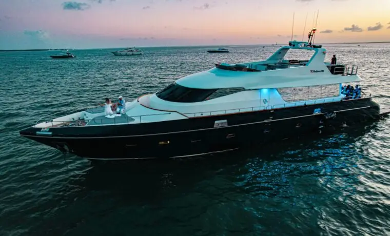 110' Rodman w/ Jacuzzi - $7,000