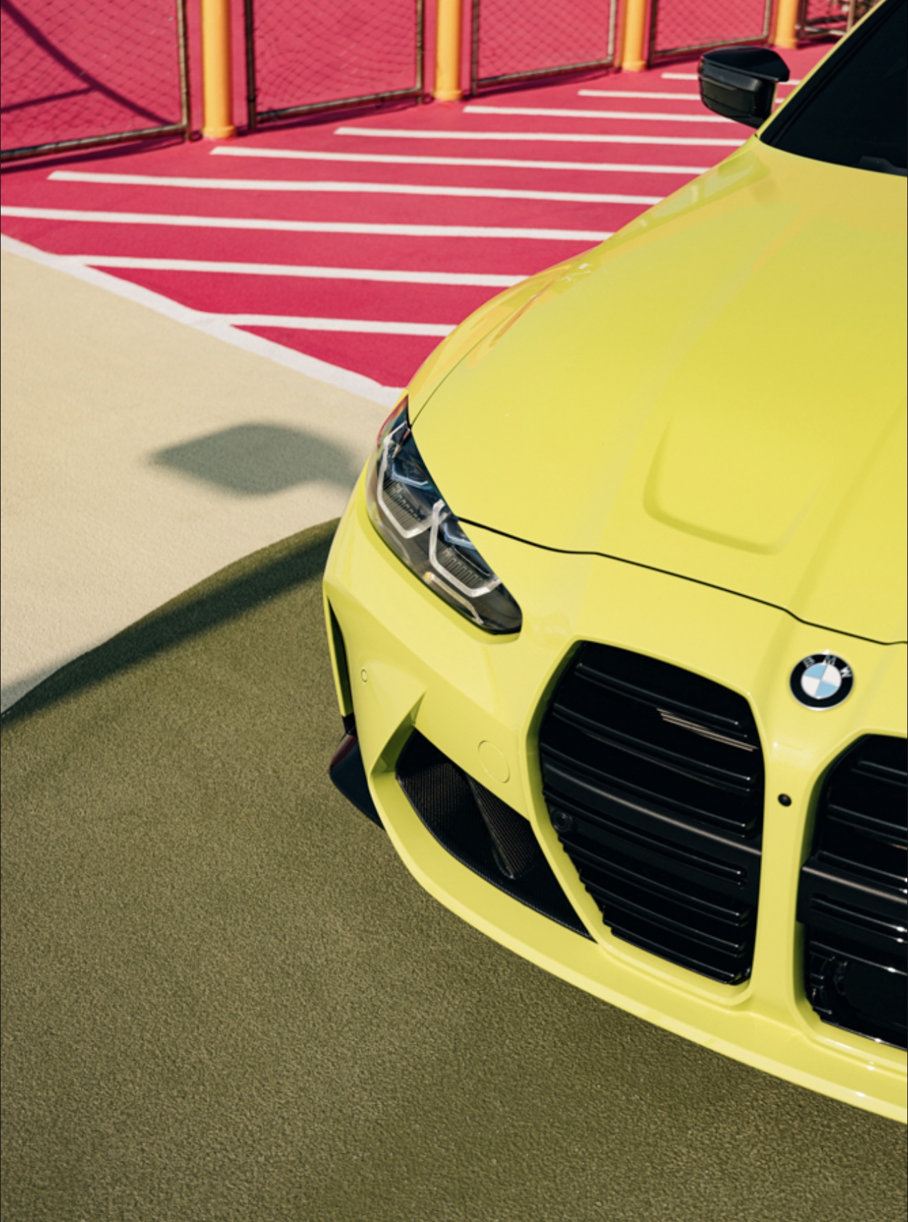BMW M4 Competition - Yellow on Blue 