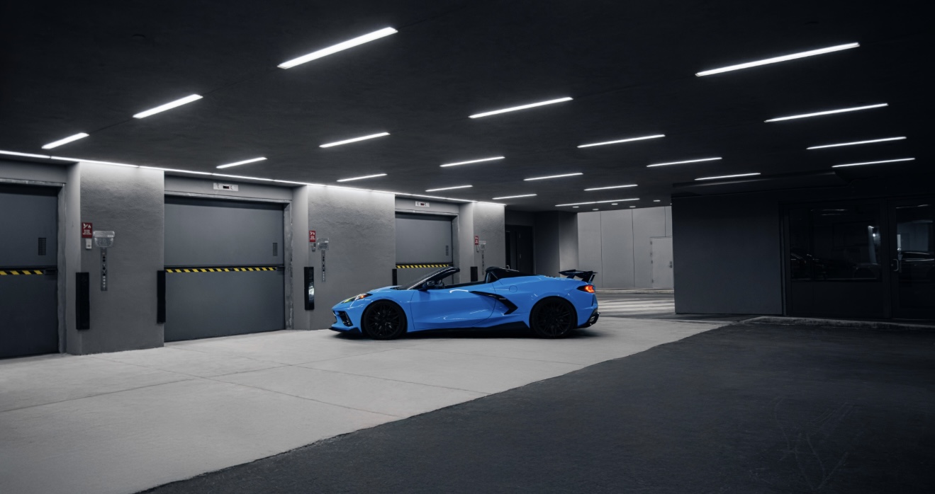 Chevrolet Corvette C8 3LT - Blue on Black & Blue