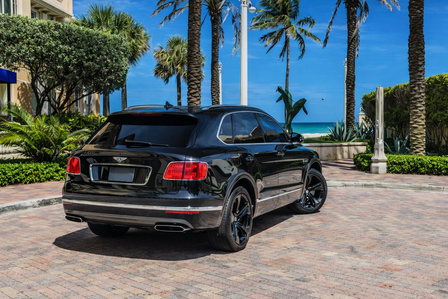 Bentley Bentayga – Onyx Black on Black