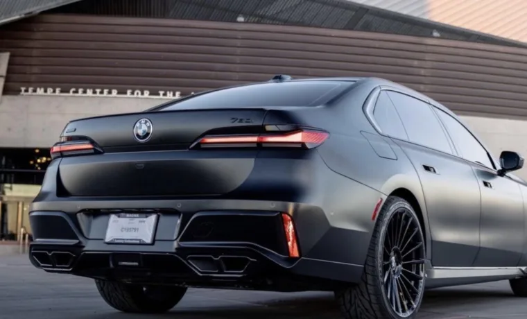 BMW 760i xDrive – Black on Matte Black and Black