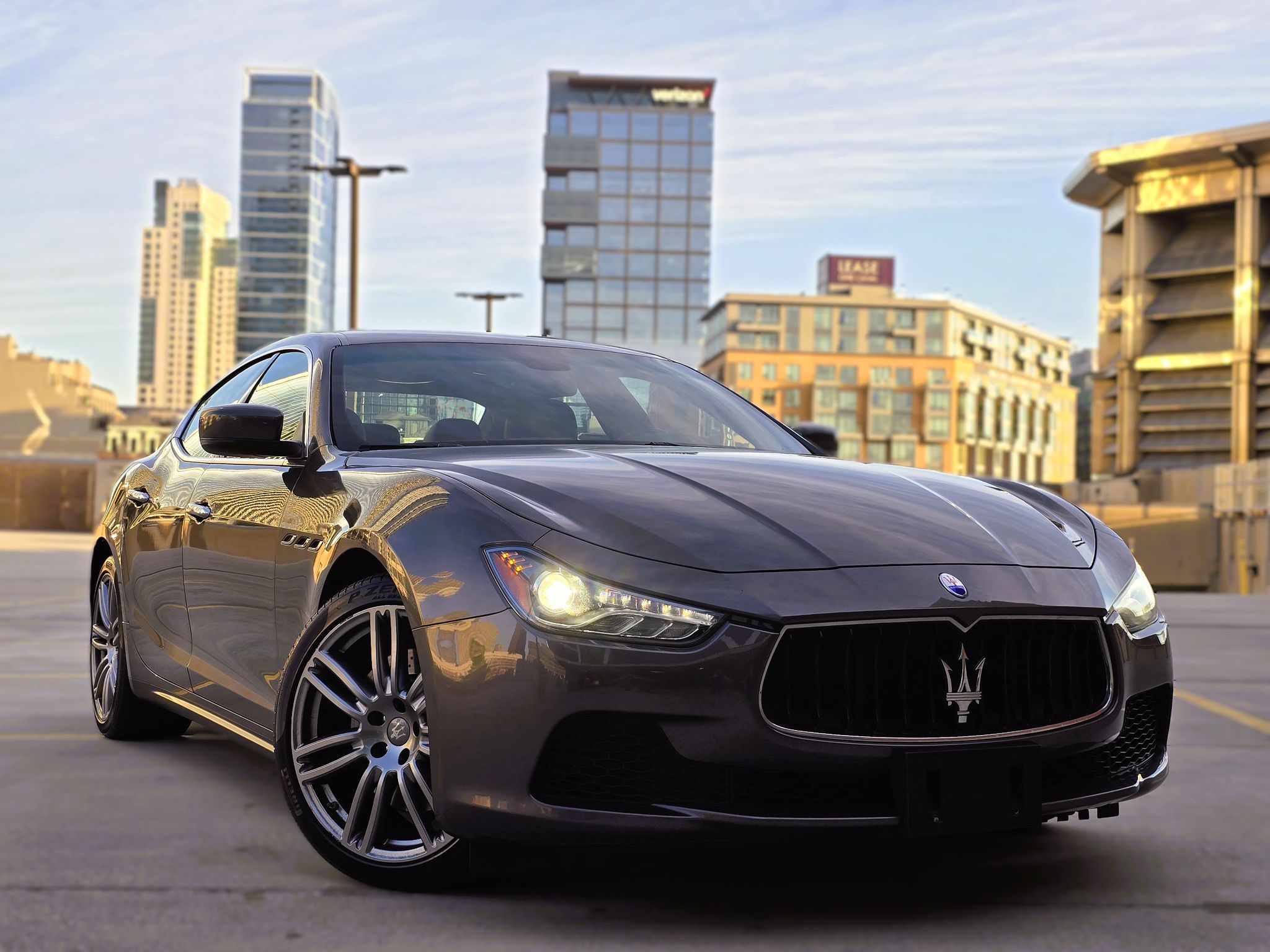 Maserati Ghibli S Q4 - Grigio Maratea Metallic on Nero (Deep Charcoal on Black)