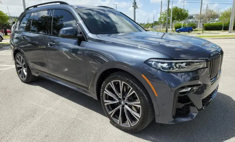 BMW X7 M – Black on Brown