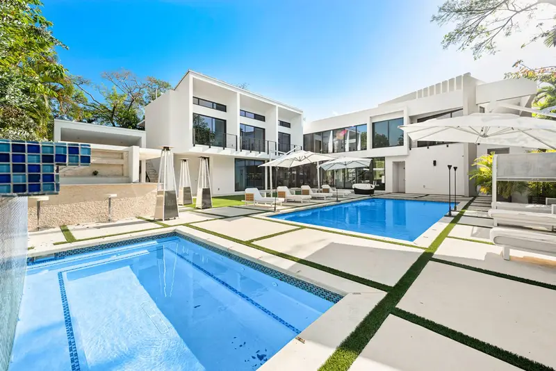 Villa Mariola - $10,000