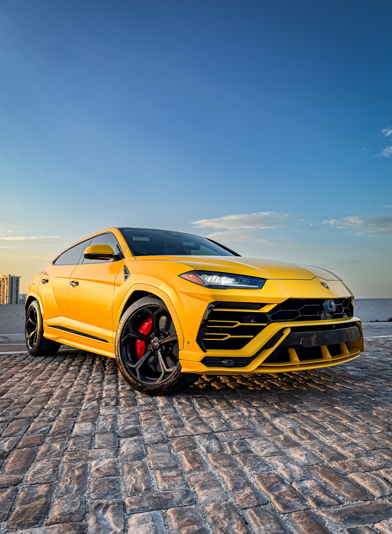 Lamborghini Urus - Yellow on Black & Red