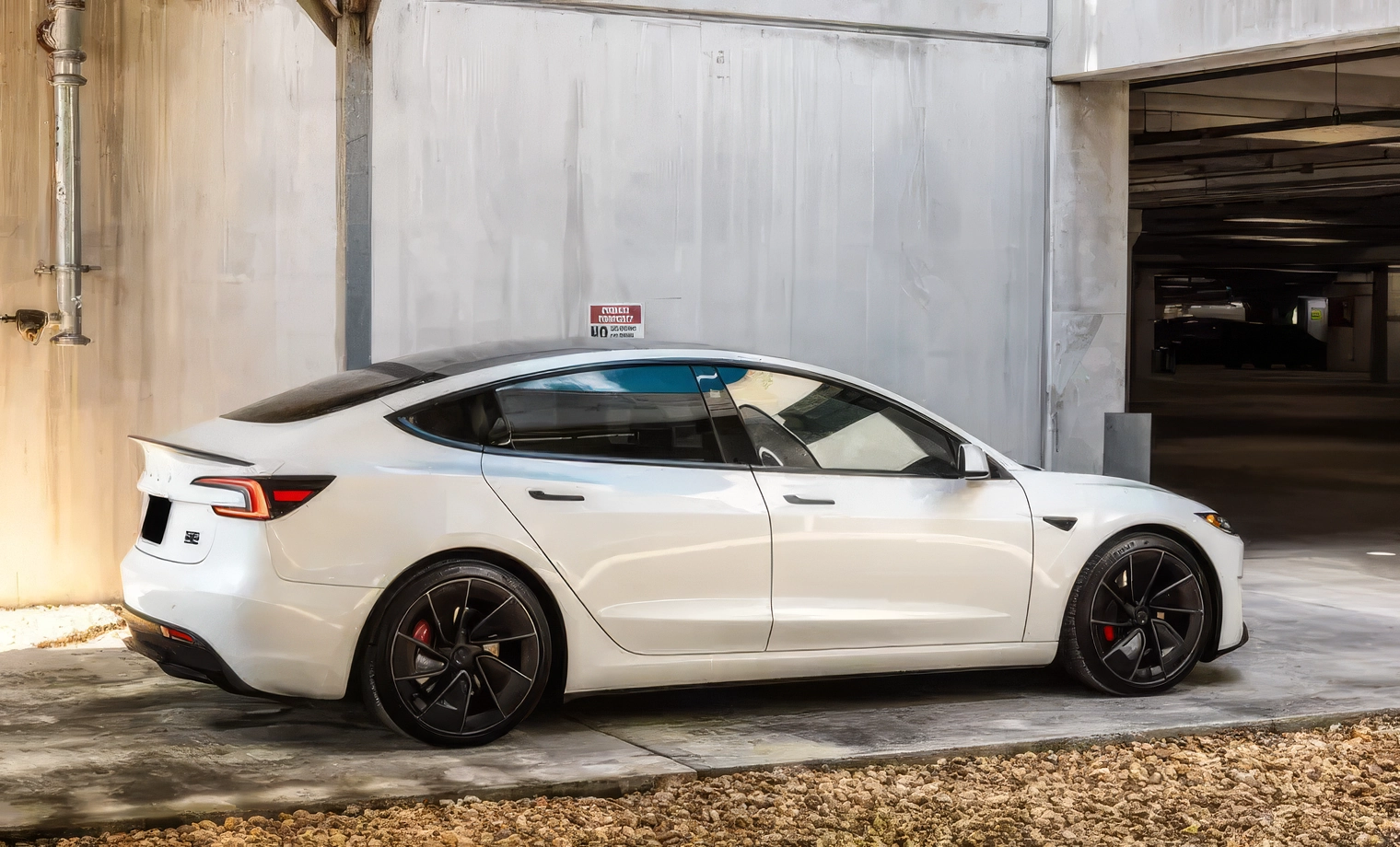 Tesla Model 3 – Pearl White Multi-Coat on Black