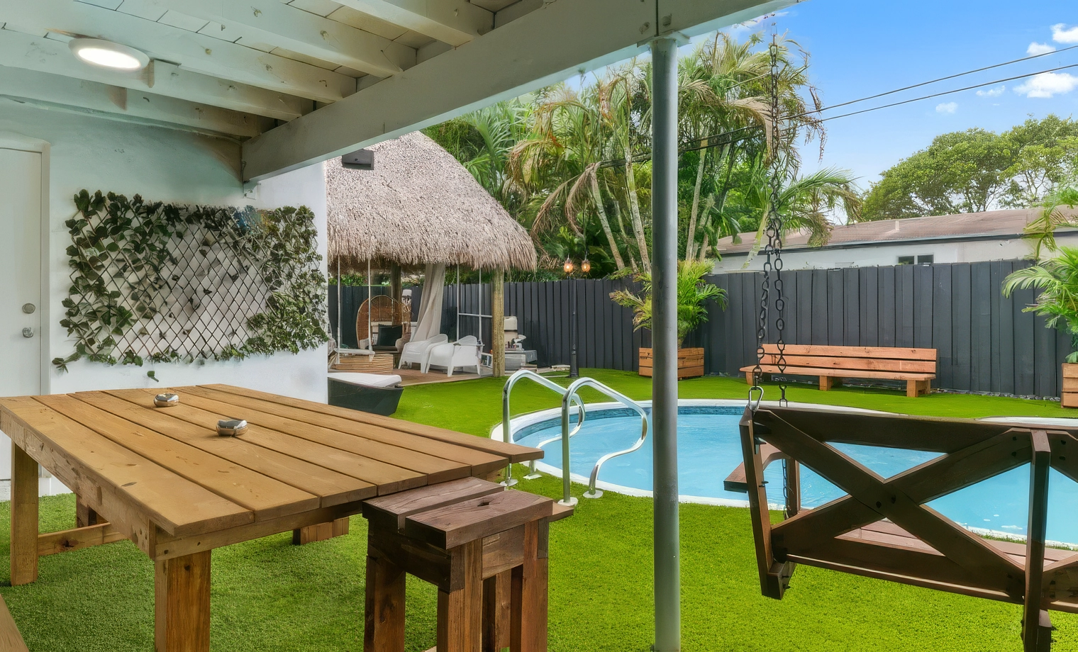 Villa Miami - $2,100