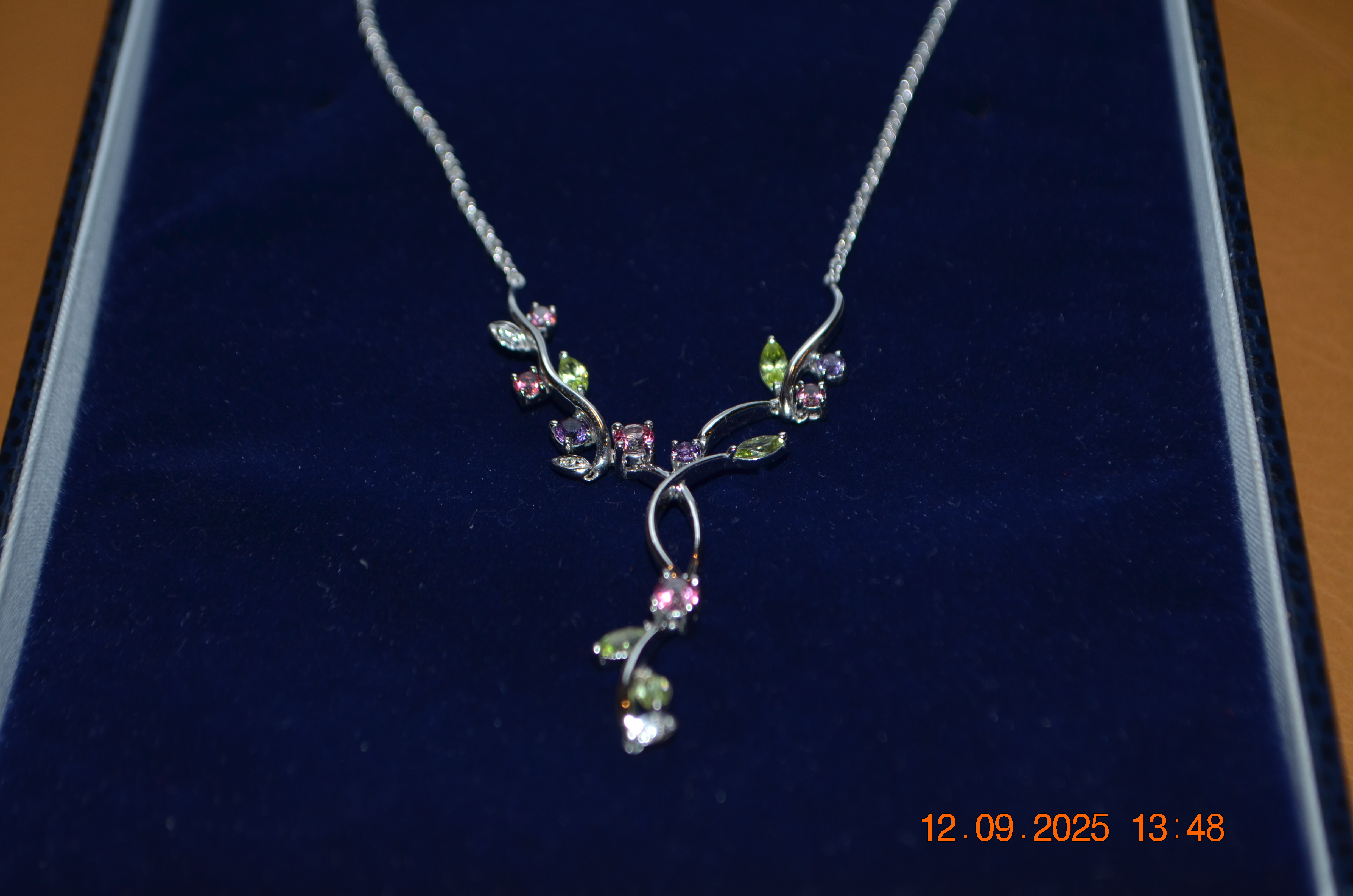 9ct White Gold Vine Necklace