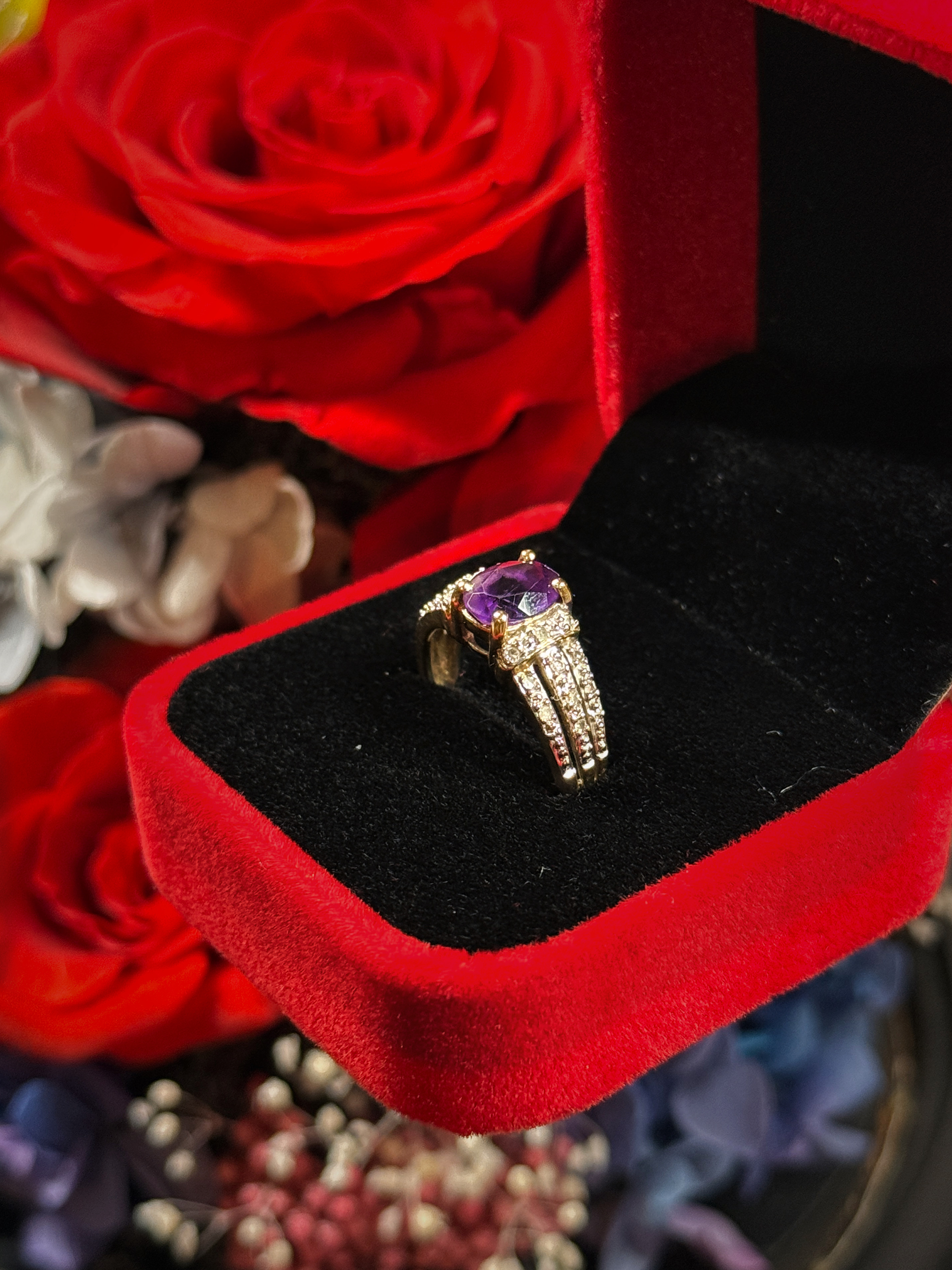 9ct Gold, Diamond and Amethyst Ring