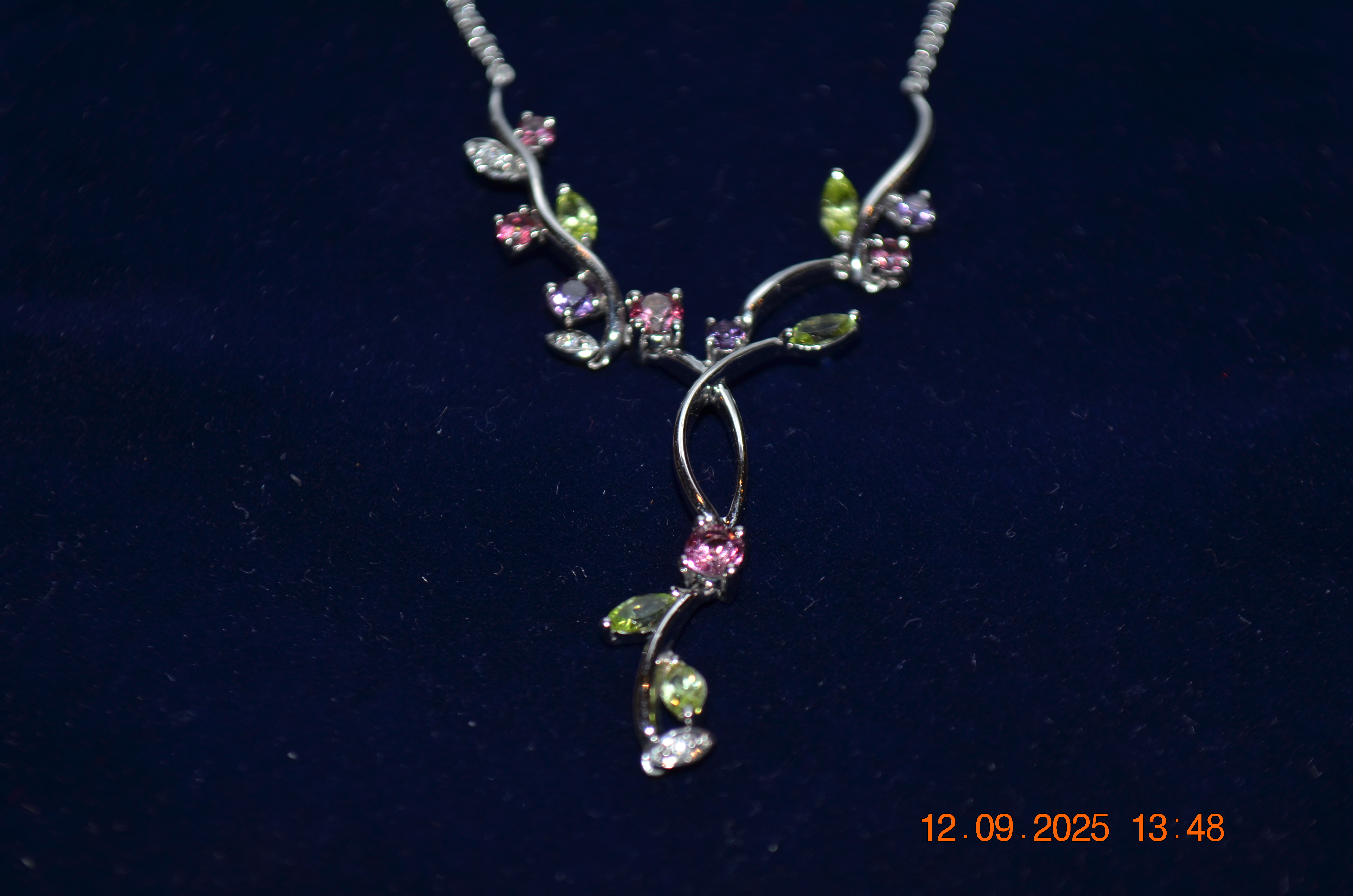 9ct White Gold Vine Necklace