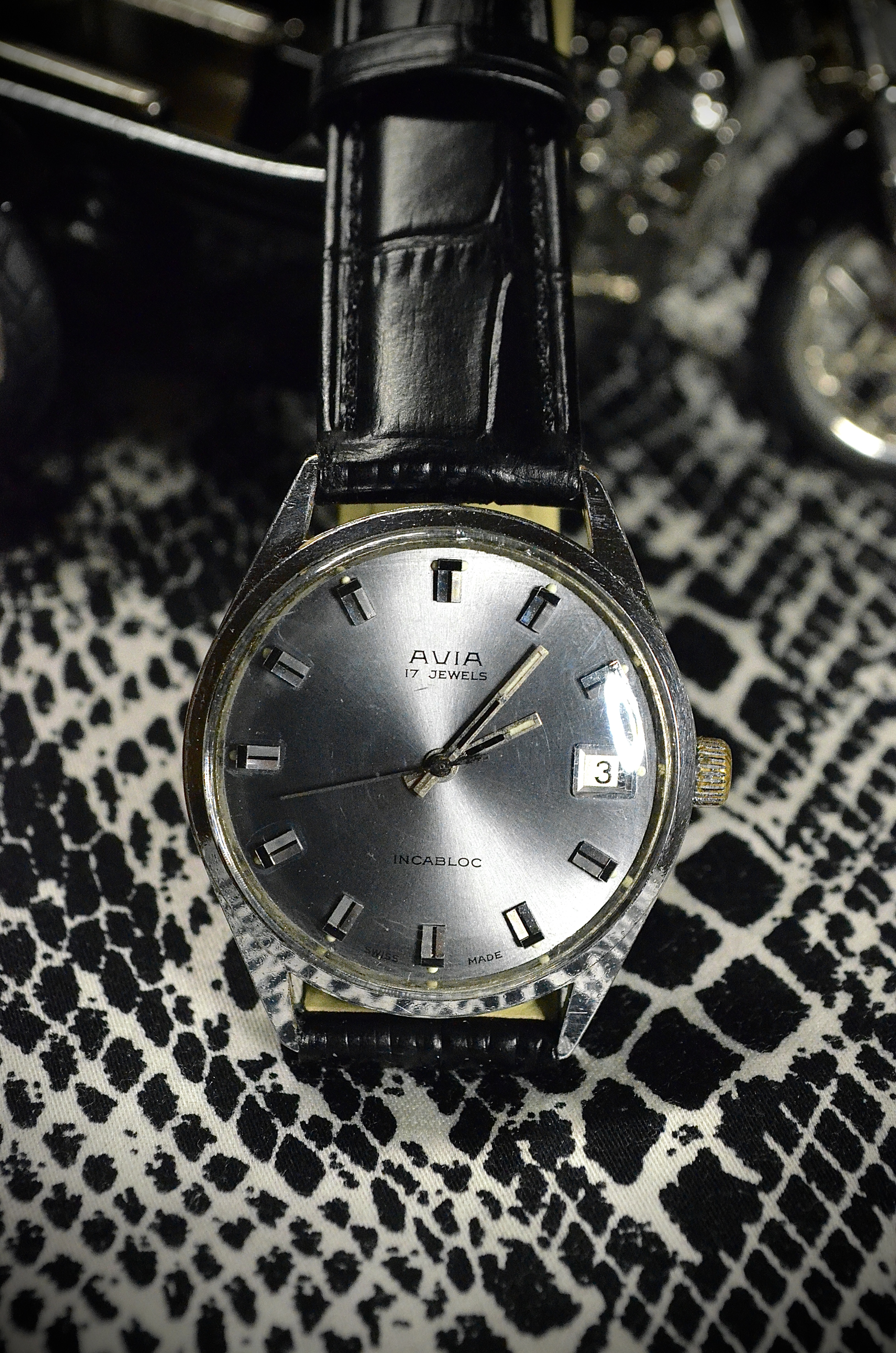 Avia Sunburst Grey Dial Stainless Steel Watch