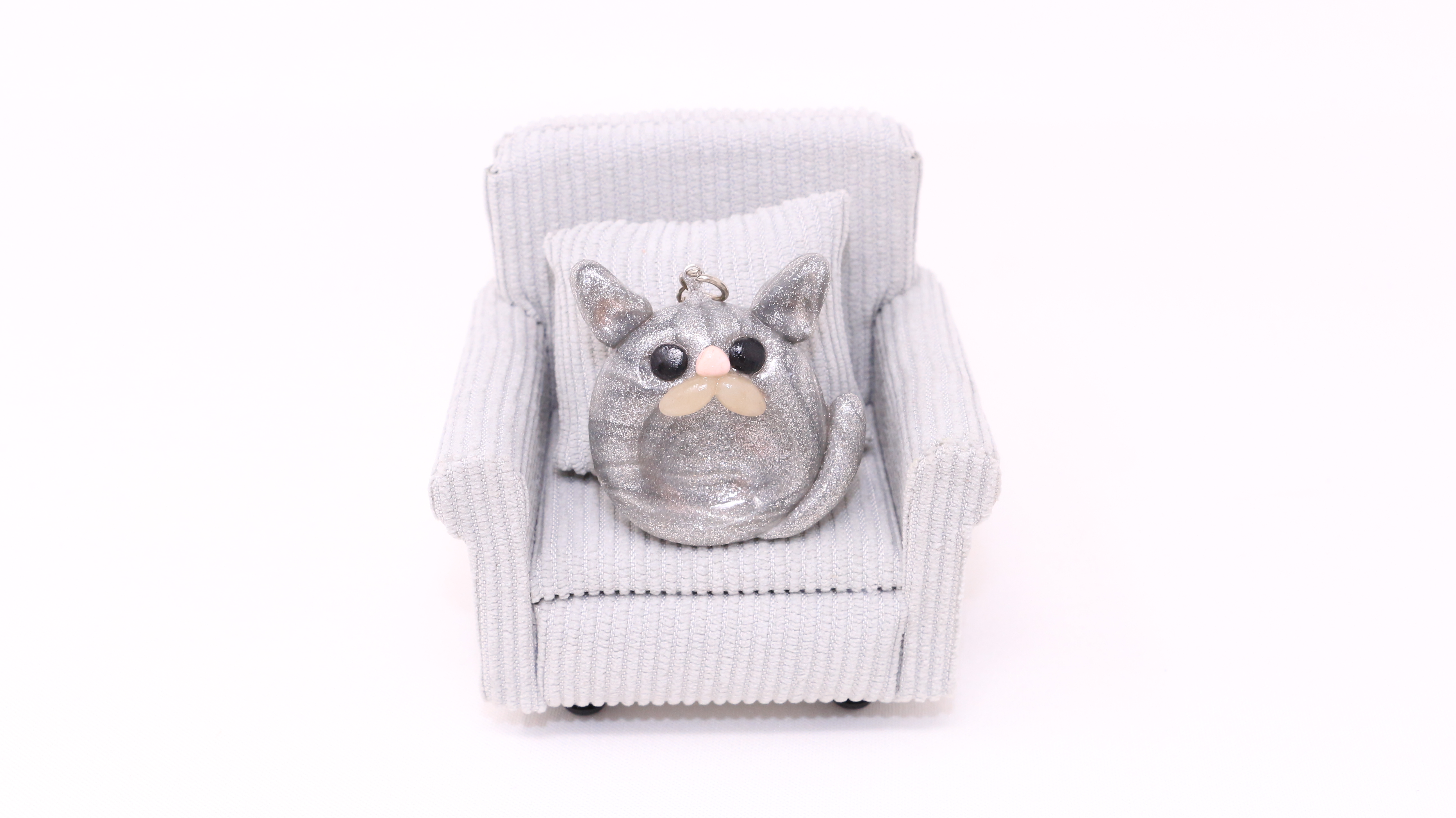 Pierre du Calme Chat Gris Brillant