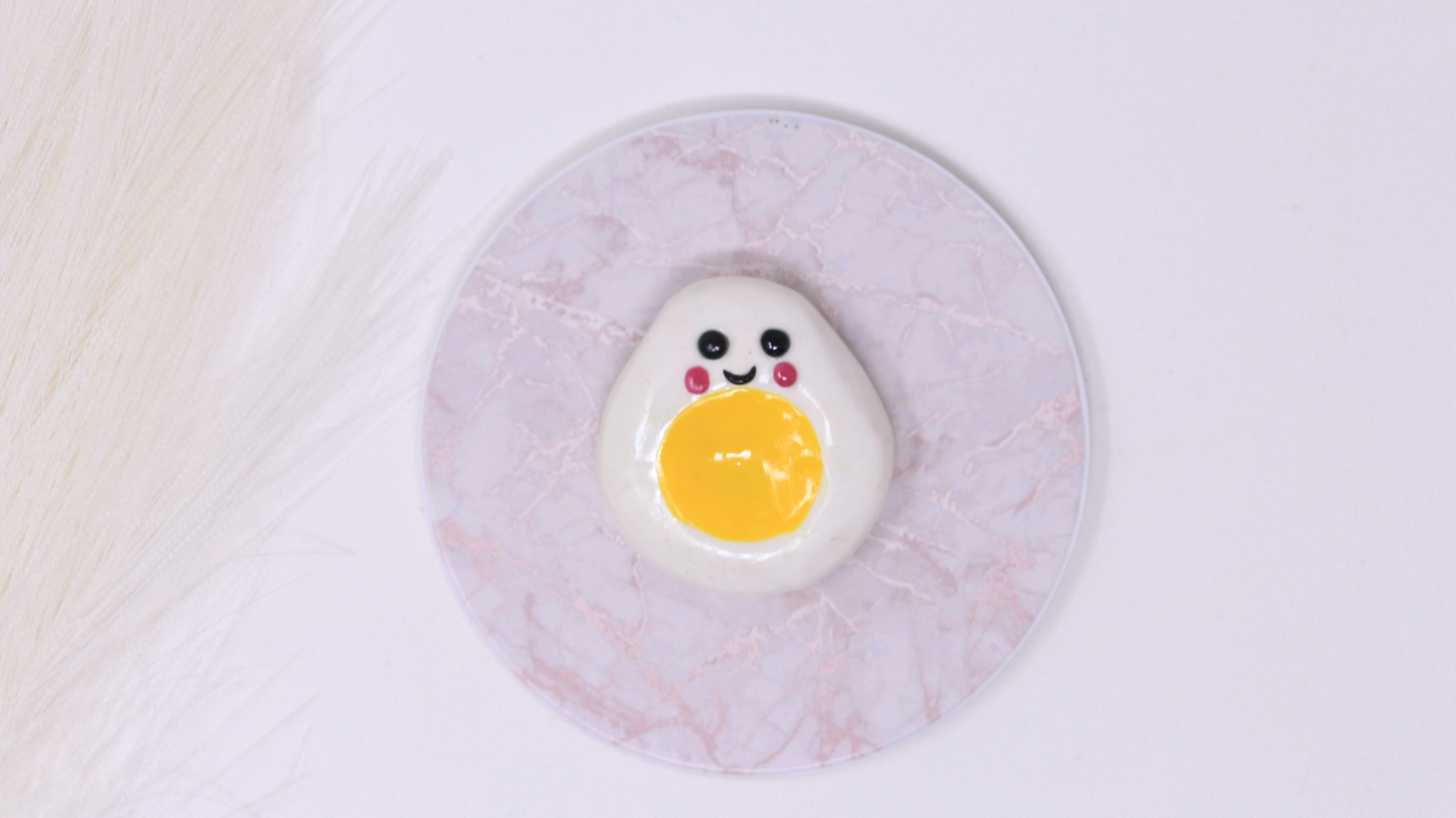 Pierre du calme œuf souriant/ Worry stone egg 