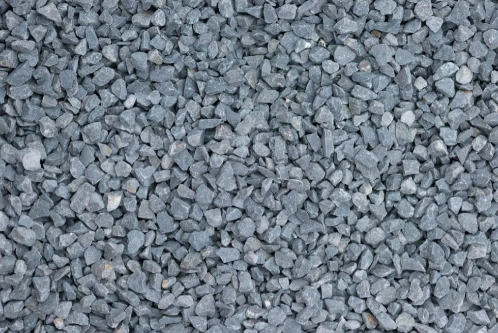 Graviers de Basalte Noir – Robustesse & Esthétique Naturelle