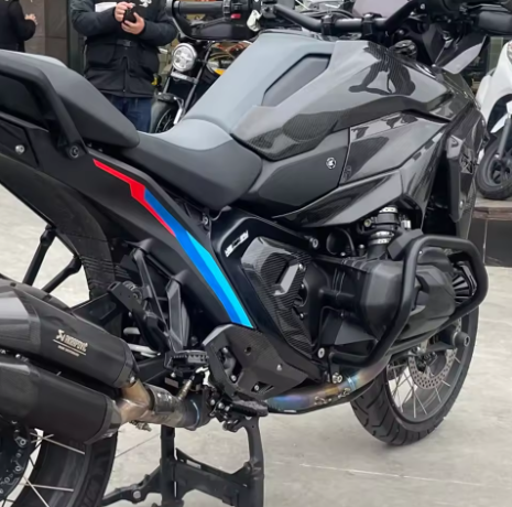 BMW R1300GS Carbon Fiber Pillar Panels