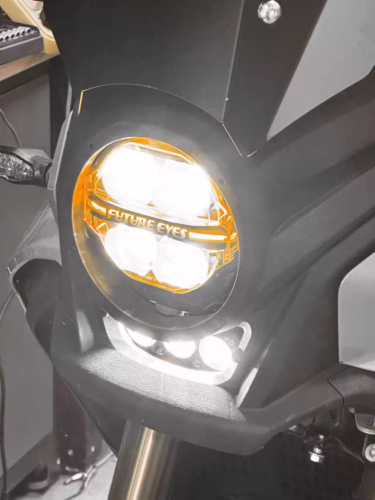 CFMOTO 450MT Rally Edition Set included (Headlights Future Eyes, Headlight Casing, Mounting, Windshield)