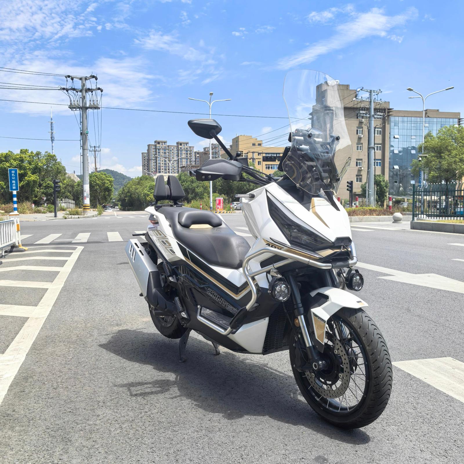 Zontes 368G Electronic Windshield