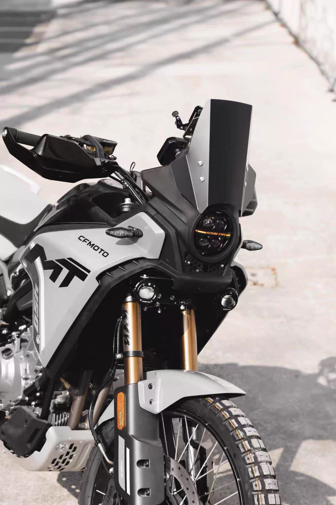 CFMOTO 450MT Rally Edition Set included (Headlights Future Eyes, Headlight Casing, Mounting, Windshield)