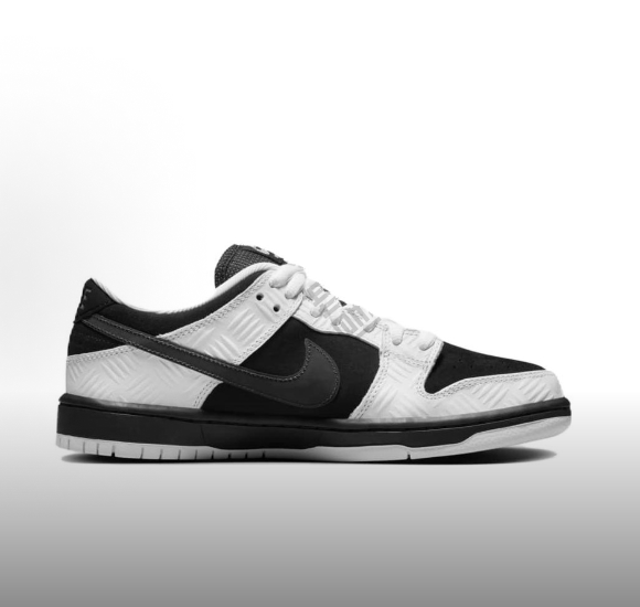 TIGHTBOOTH x Nike Dunk SB Low