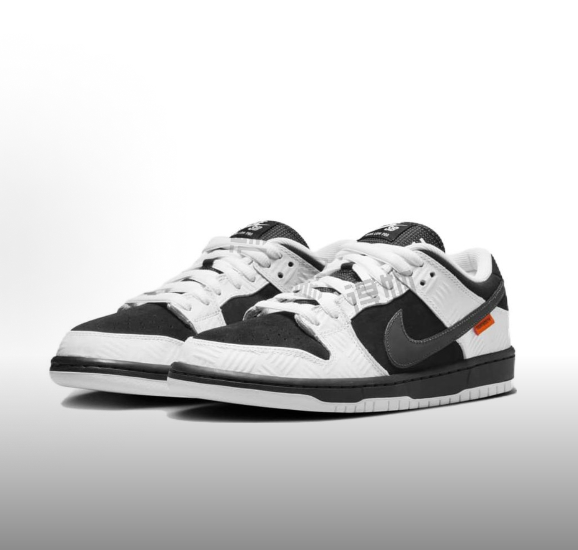 TIGHTBOOTH x Nike Dunk SB Low