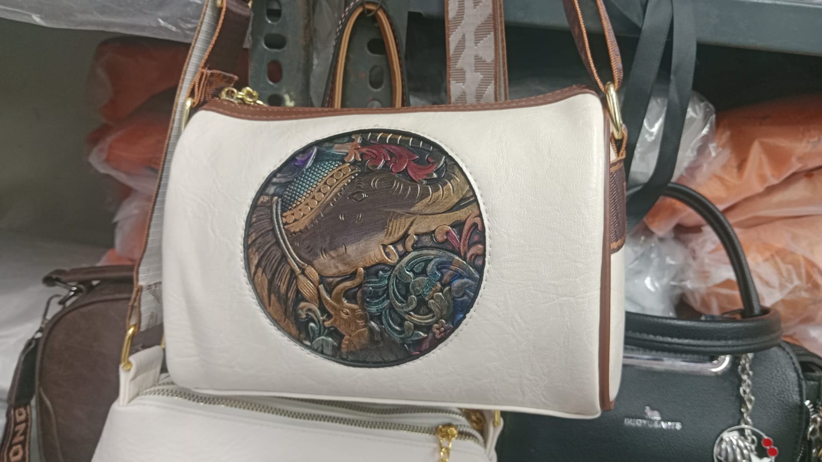White Handbag with Dragon Motif - AM01430MB (25 GRAM FREE GOLD)