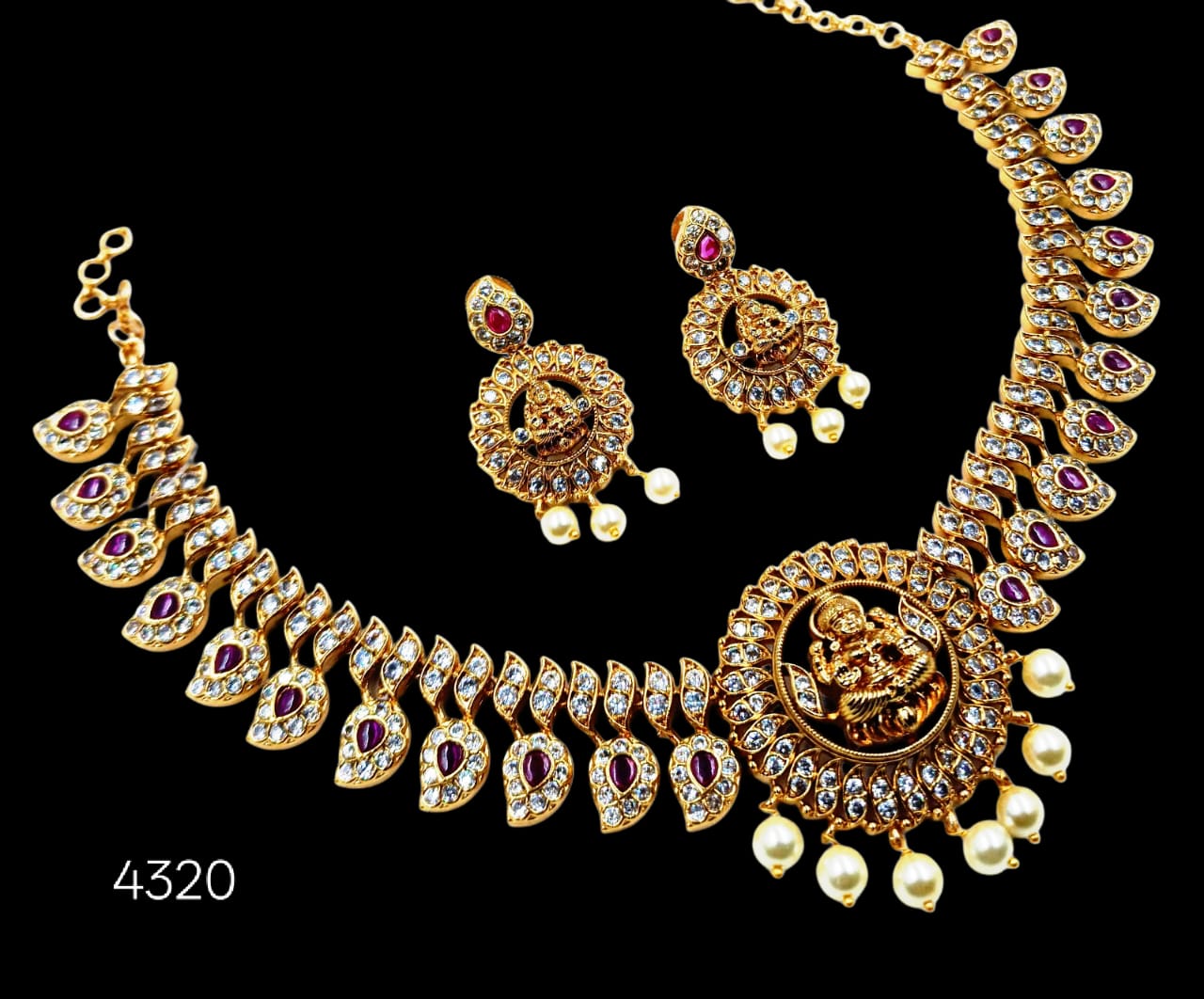 4320 South Necklace SA00851PB