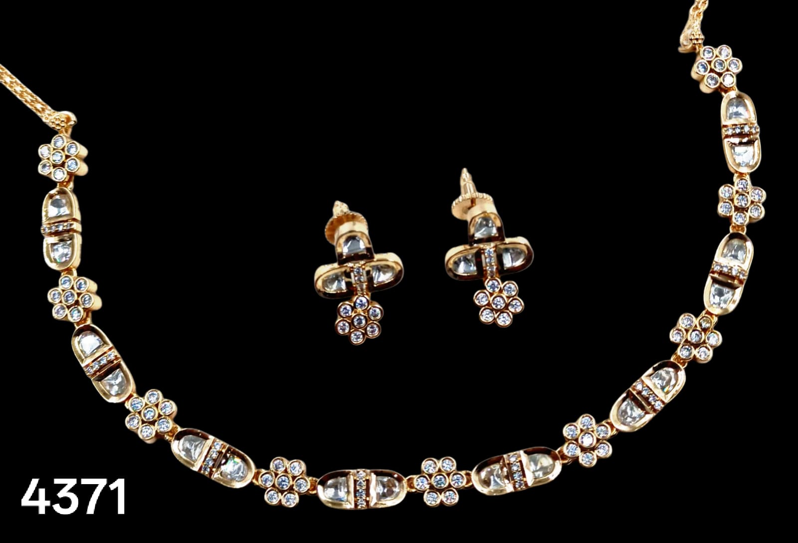 Elegant Gold-Plated Jewelry Set - SA00808PB