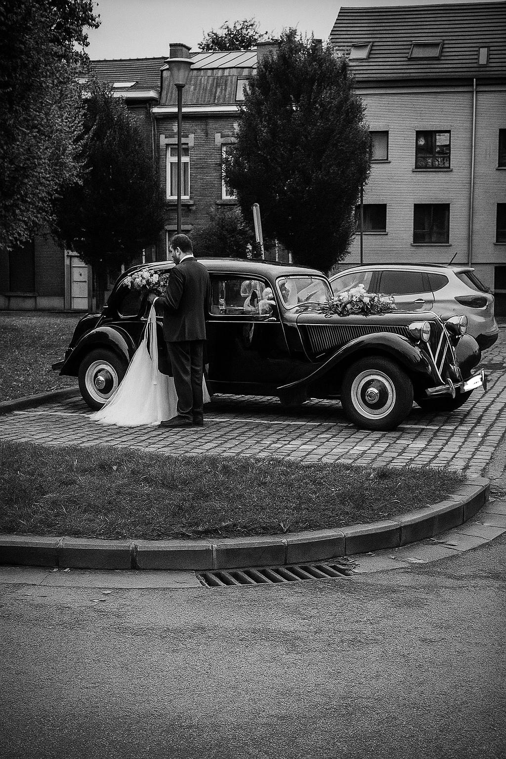 Voiture de mariage vintage avec chauffeur