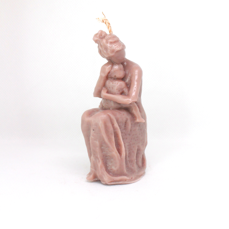 Bougie parfumée mère assise