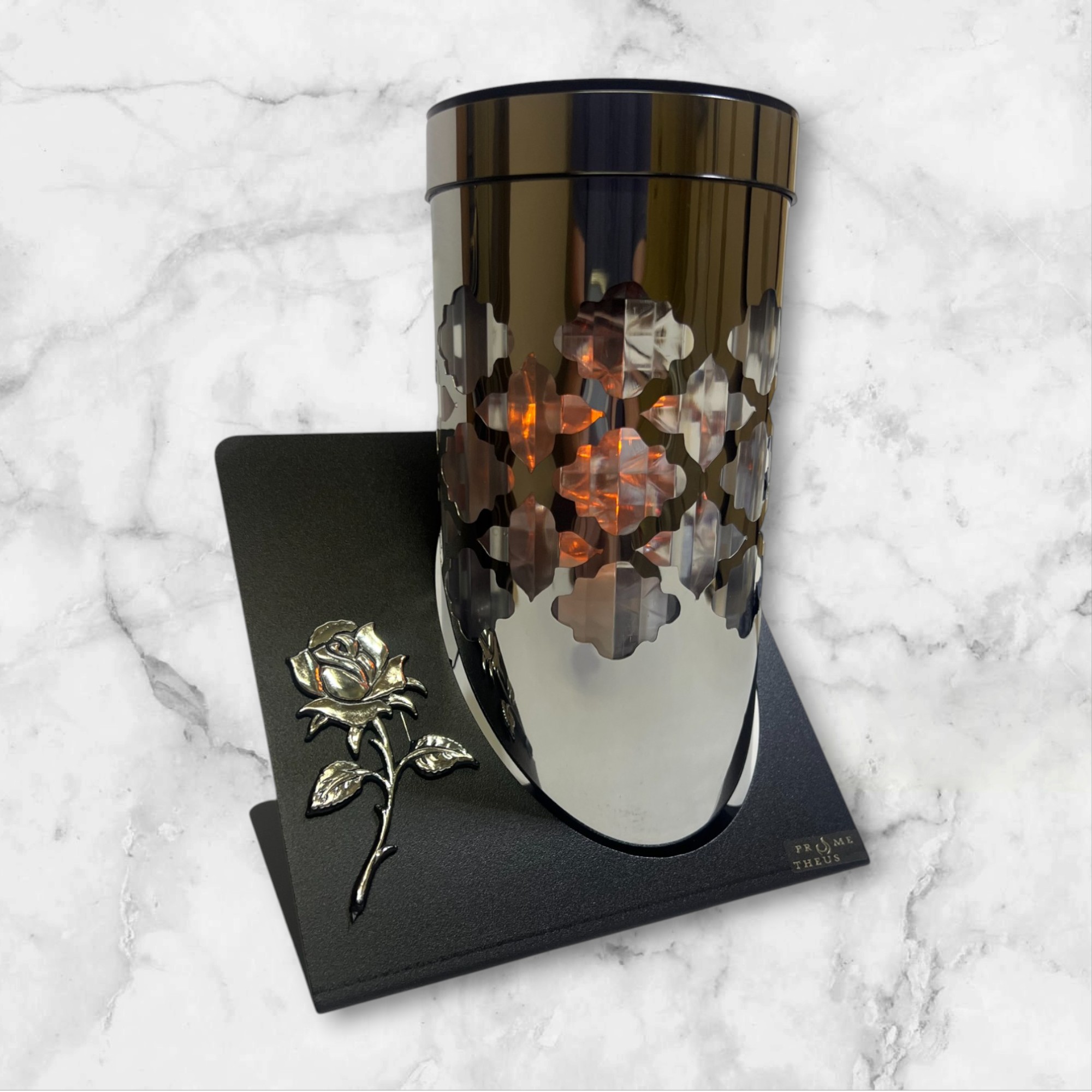 Žvakė sidabrinė su saulės elementais (didelė)