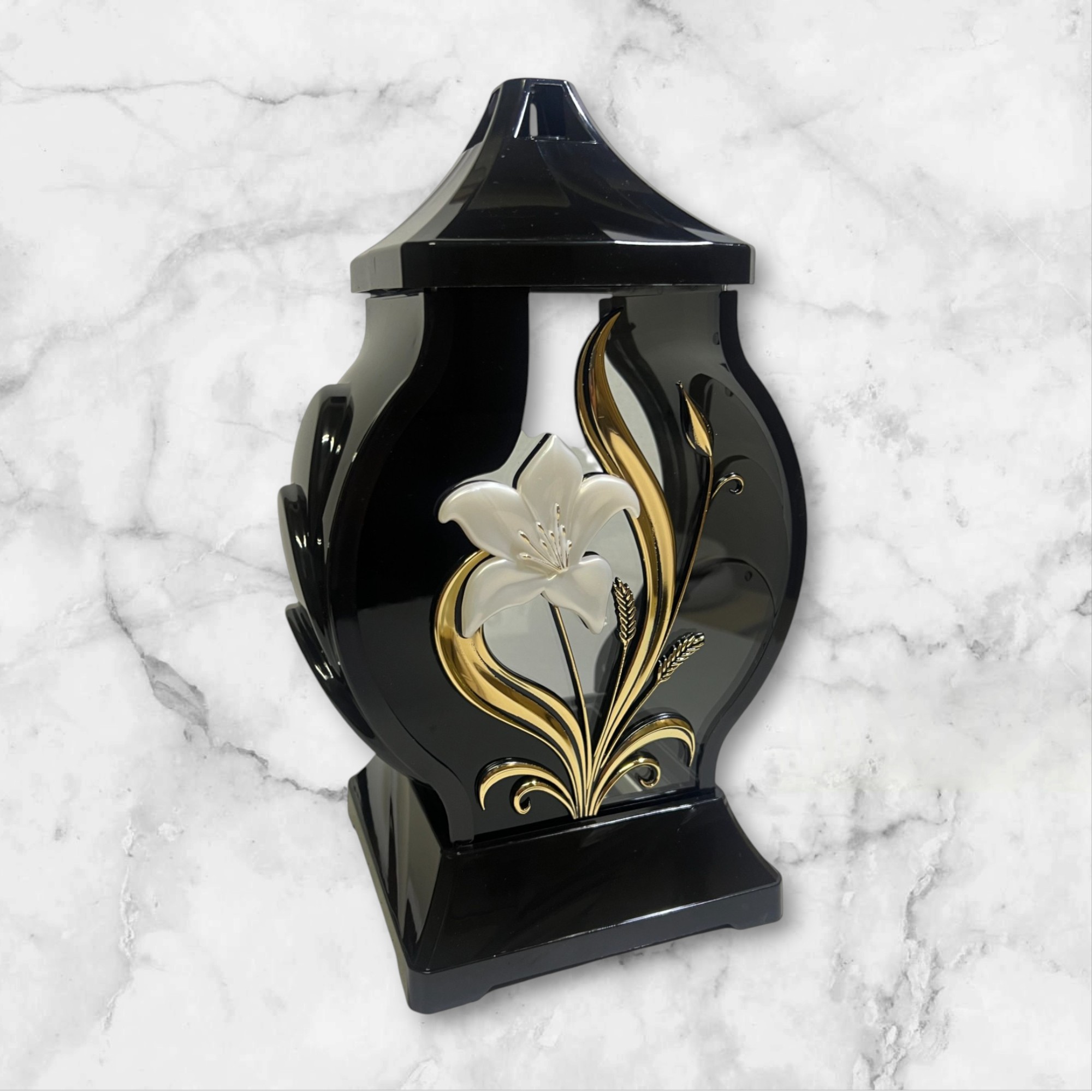 Žvakė Obeliskas su balta kalija ir auksu