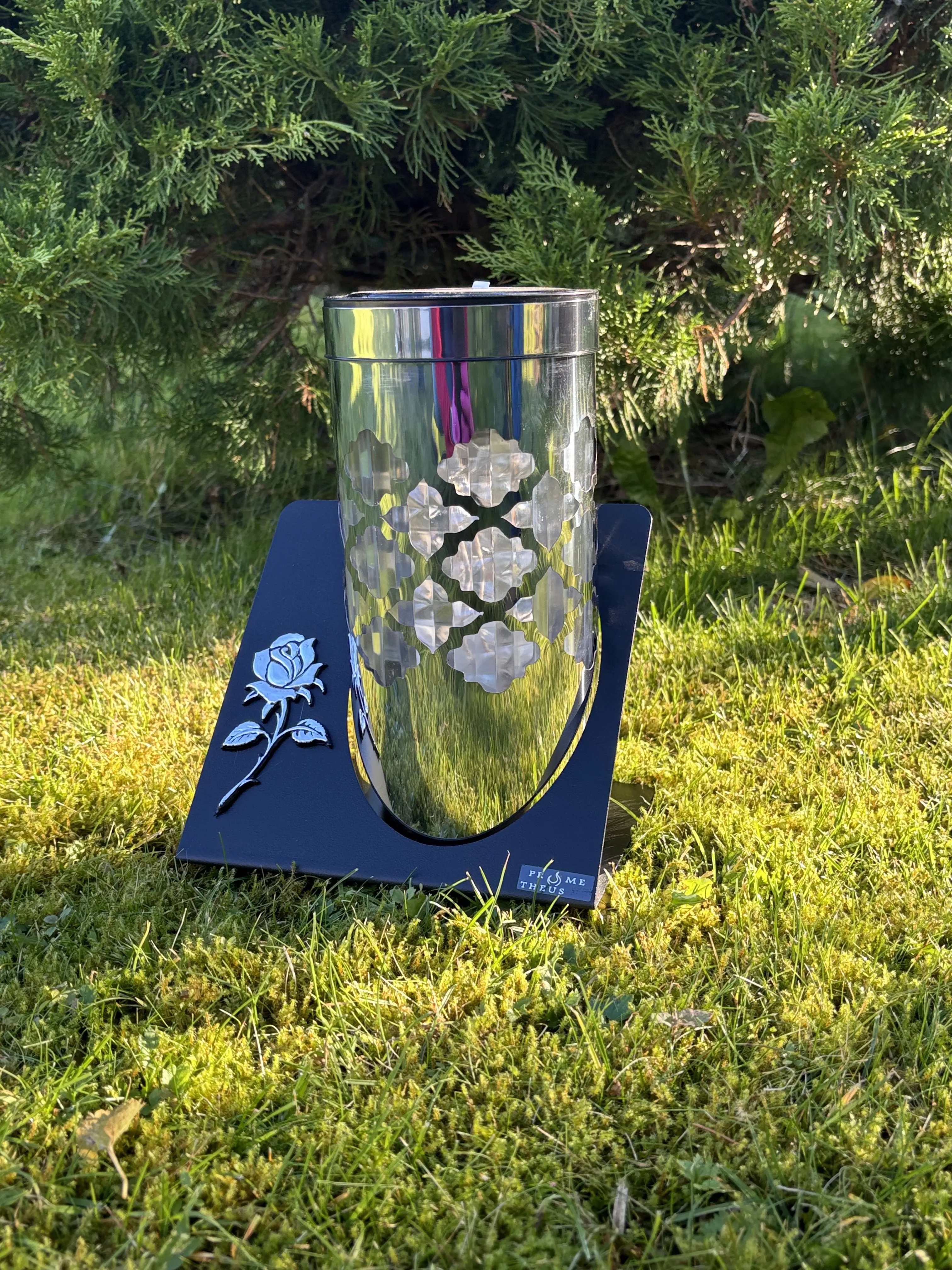 Žvakė auksinė su saulės elementais (didelė)