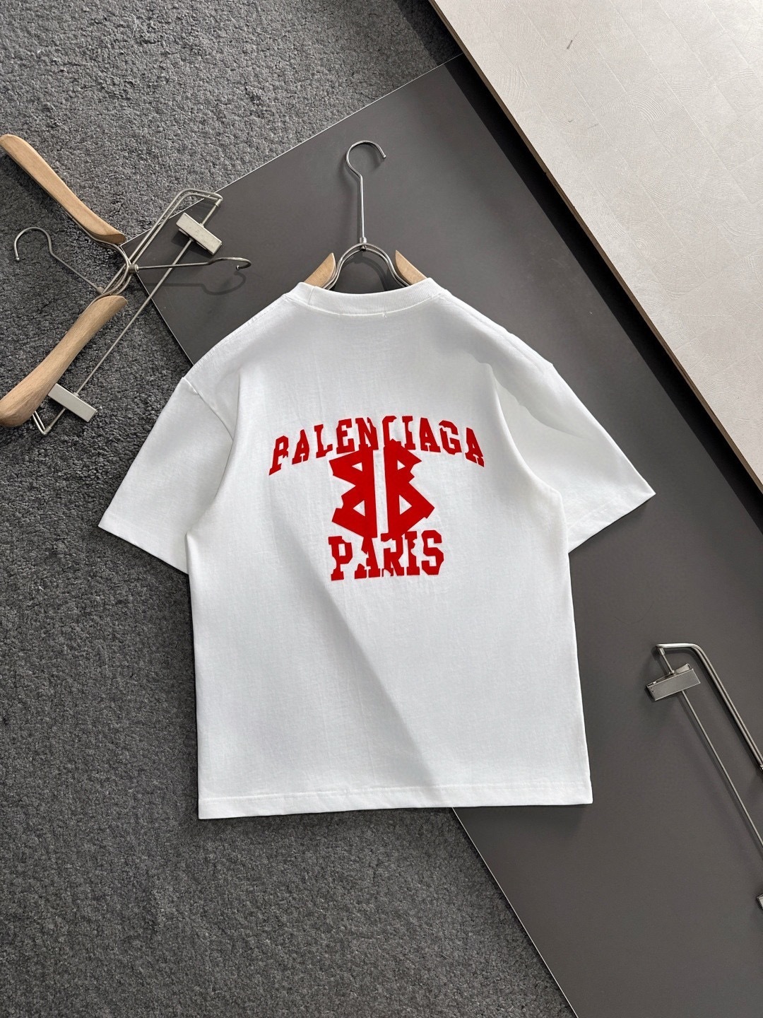 BALENCIAGA