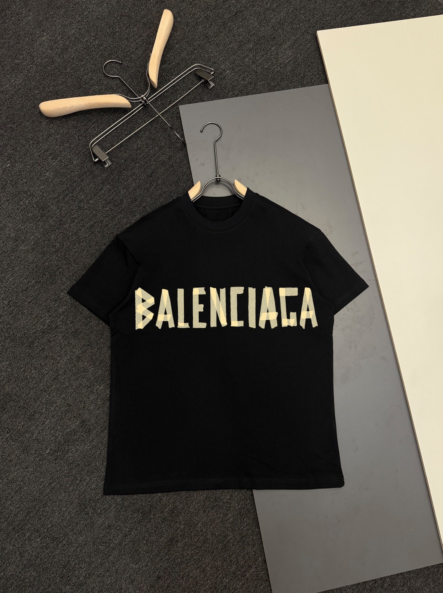 BALENCIAGA
